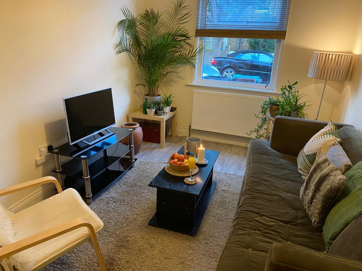 35 Mins To Central London. 3 Bedrooms. 2 Bathrooms With Garden Eksteriør billede